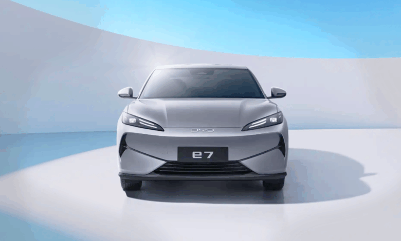 butce dostu elektrikli sedan byd e7 A1lIUV4X