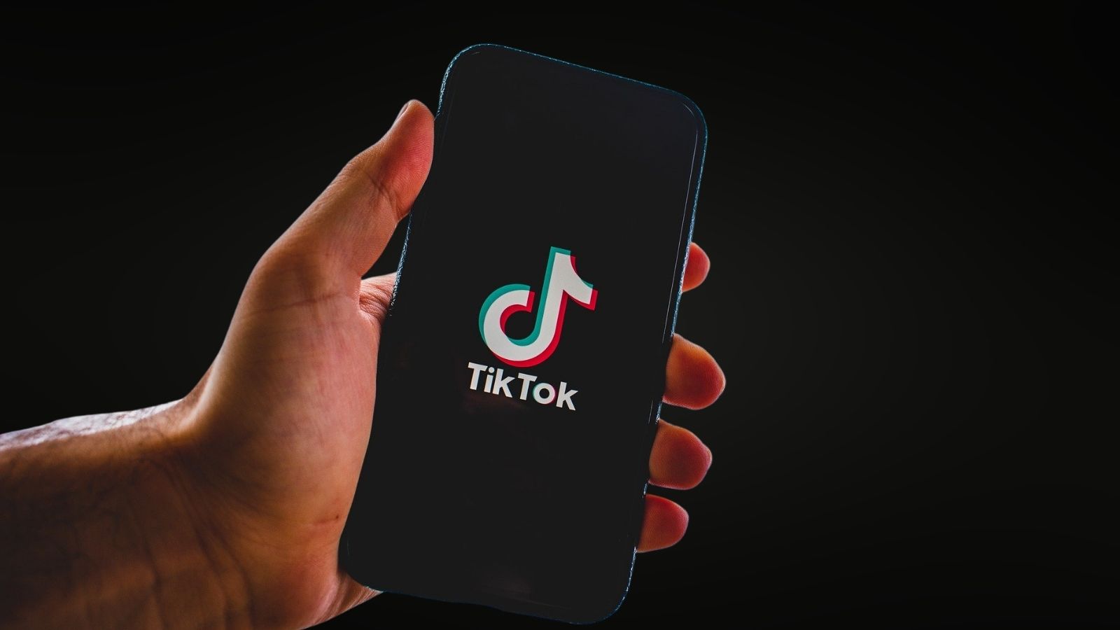 TikTok’tan Yeni Dönem: AI Alive ile Fotoğraflar Canlanıyor 1 tiktoktan yeni donem ai alive ile fotograflar canlaniyor tEGfaYXJ