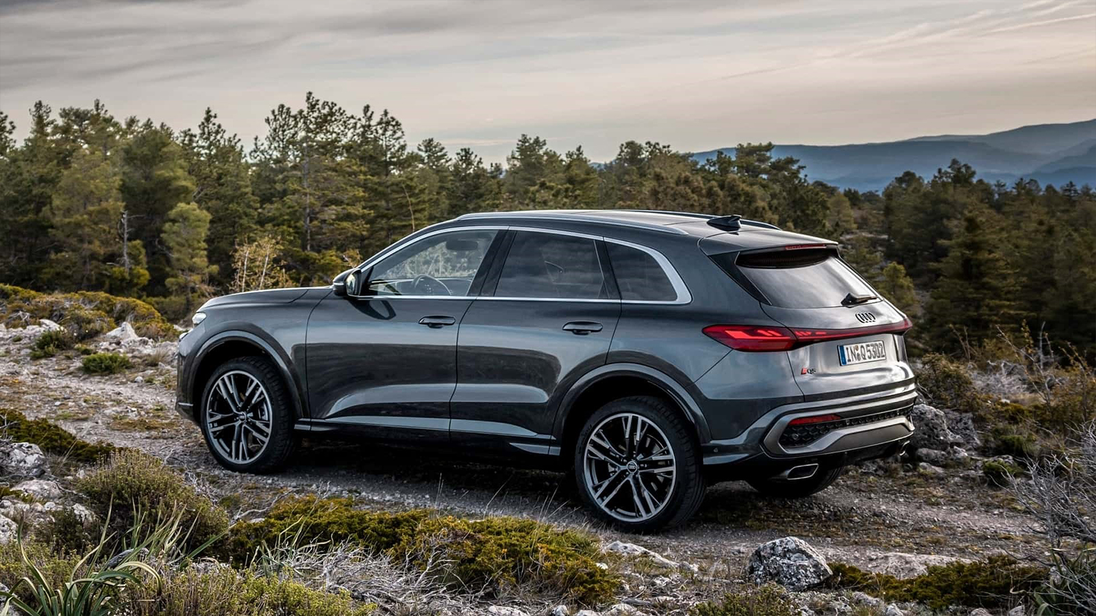 Audi Q5 e-hybrid: Hibrit Teknolojide Çığır Açan Bir SUV 2 audi q5 e hybrid hibrit teknolojide cigir acan bir suv 0 dSkmvg3y