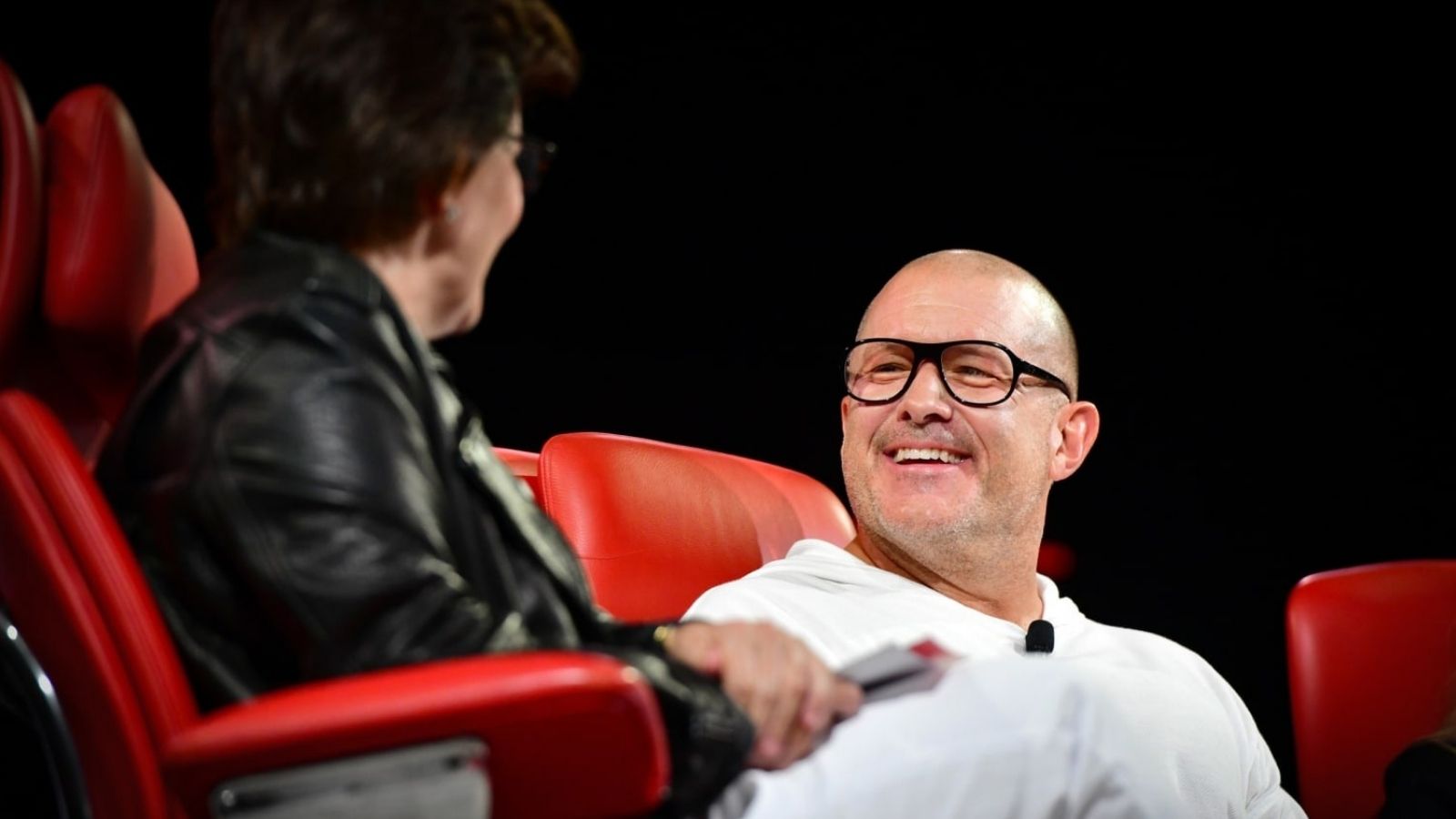 OpenAI ve Jony Ive’ın Ortak Girişimi “io” Sessizliğe Büründü 2 openai ve jony ivein ortak girisimi io sessizlige burundu 0 Ay1p8ryL