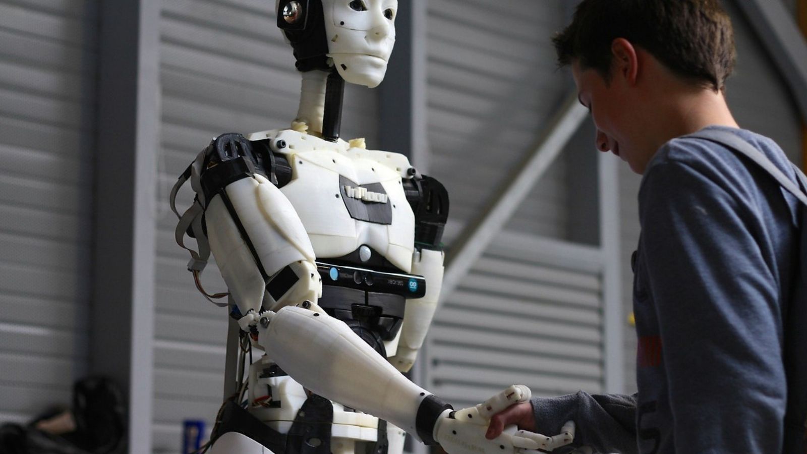apple 2027de yapay zek destekli robot tanitacak 0