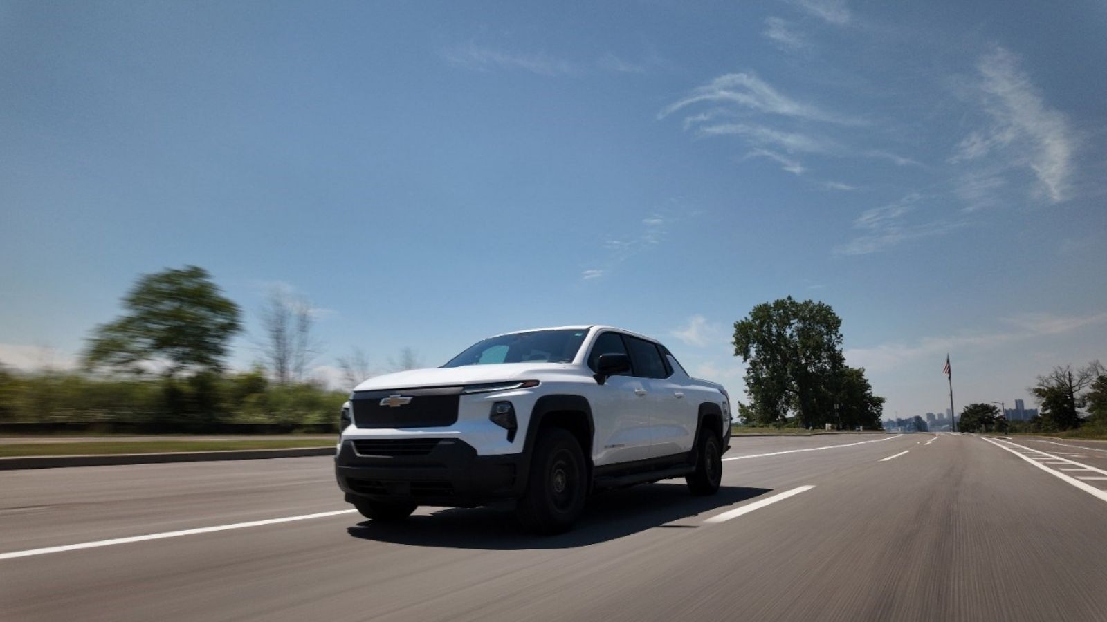 Chevrolet Silverado, Tek Şarjla Dünya Rekoru Kırdı 2 chevrolet silverado tek sarjla dunya rekoru kirdi 0 Rkbr5ni1