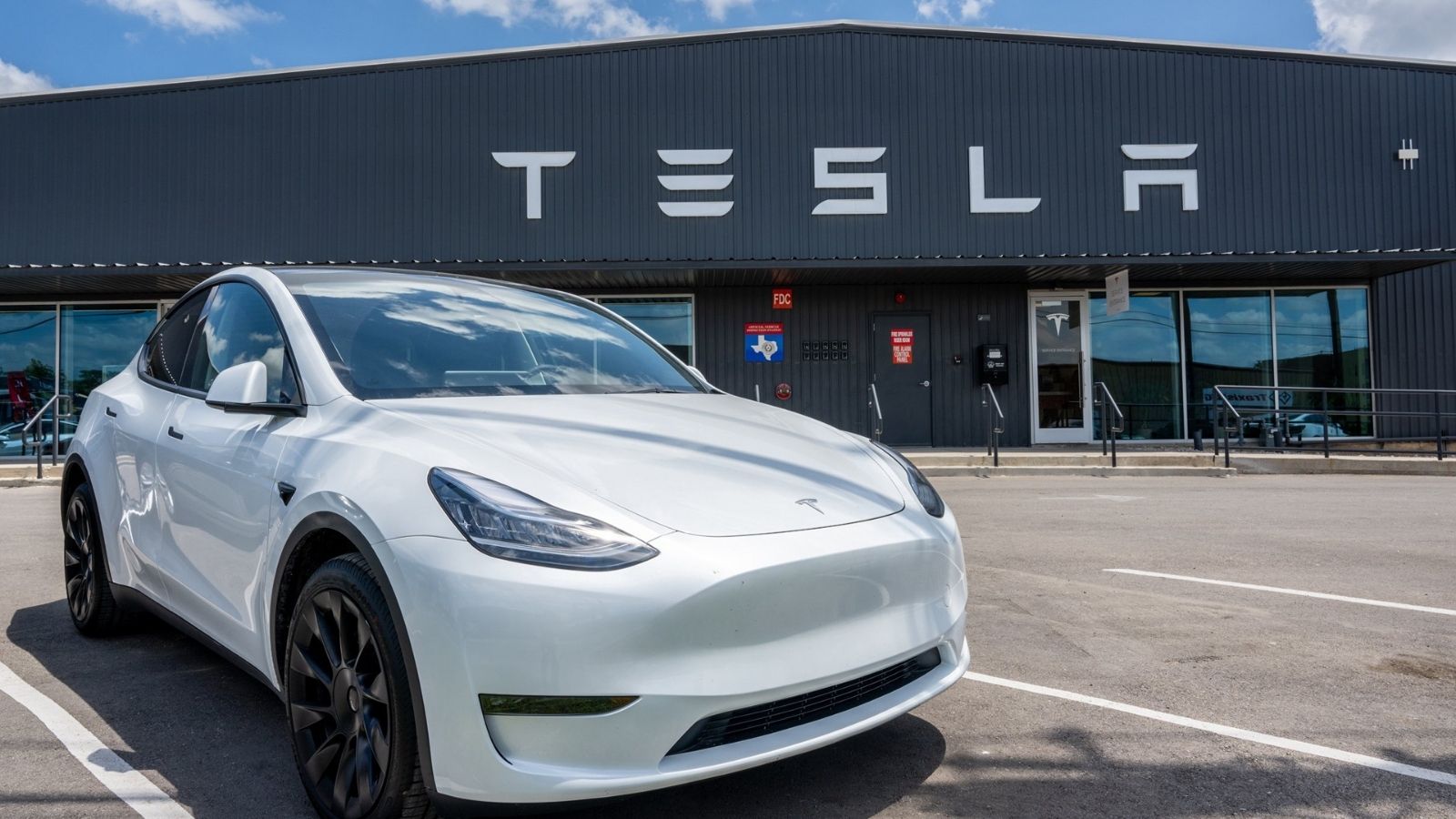 tesla turkiyeden gelismis otopilota yuzde 50 indirim