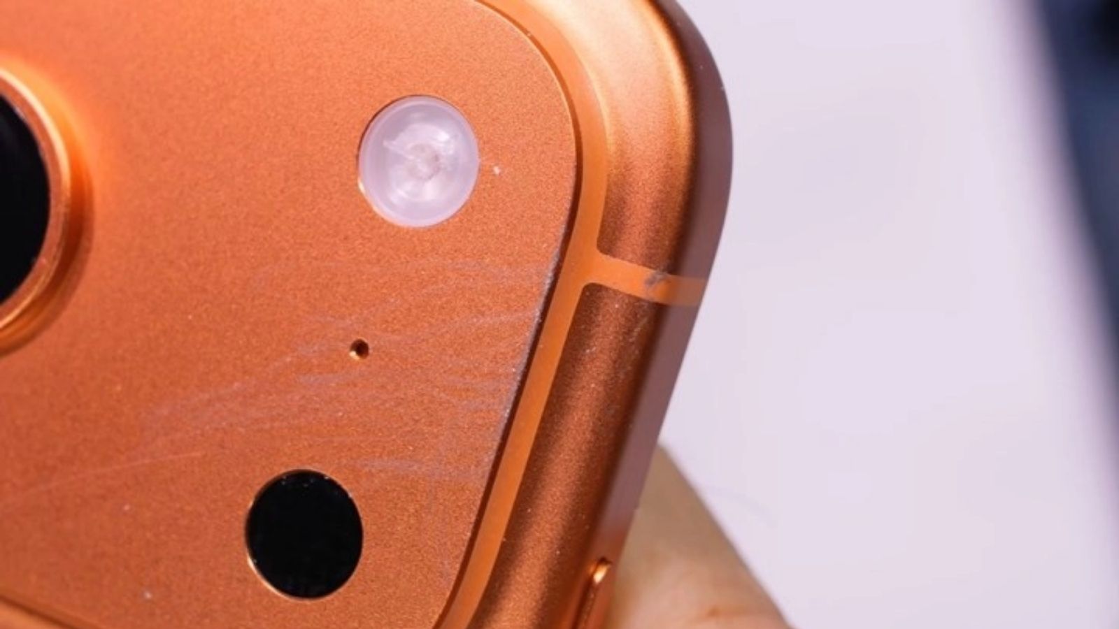 apple iphone 17 prodaki cizik iddialarina yanit verdi 0 wF8OBFGv