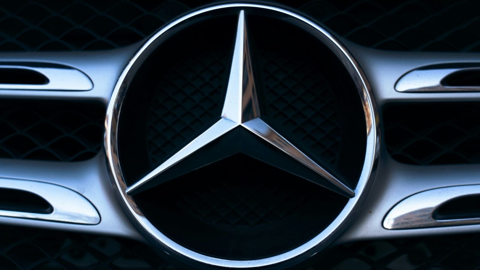 Elektrikli Mercedes C-Serisi Geliyor 2 elektrikli mercedes c serisi geliyor 0 6uXD6a87