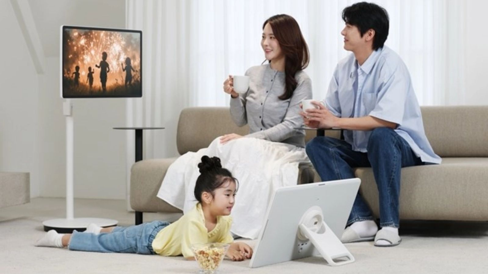 samsung tasinabilir smart tvsini tanitti 0 URwn7MSN