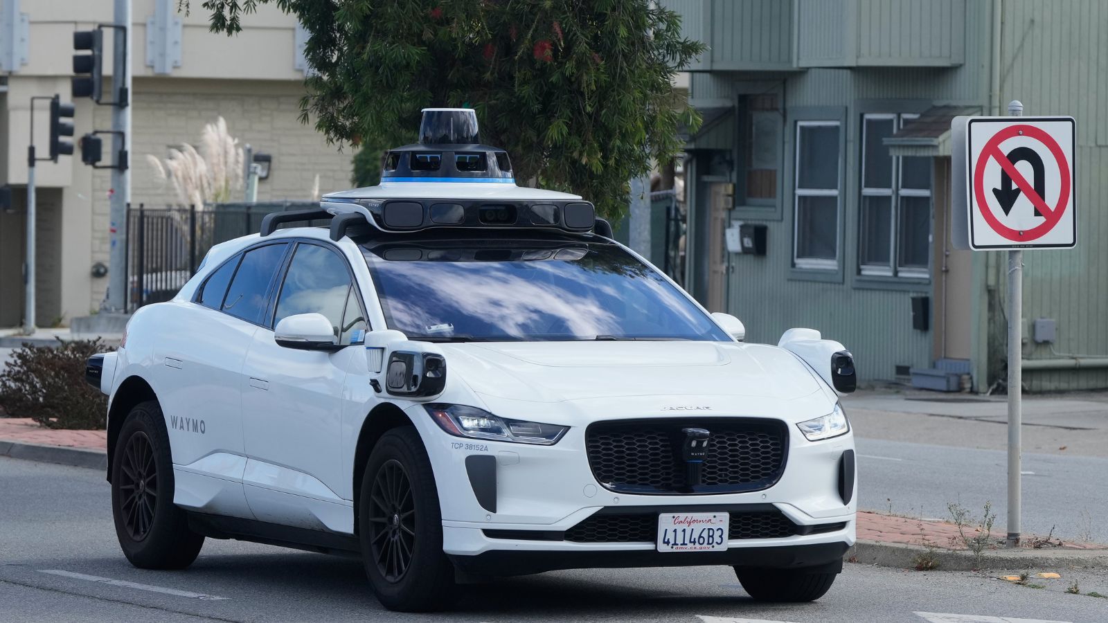 waymo londra sokaklarina iniyor 2026da robotaksi donemi basliyor awdewXHS